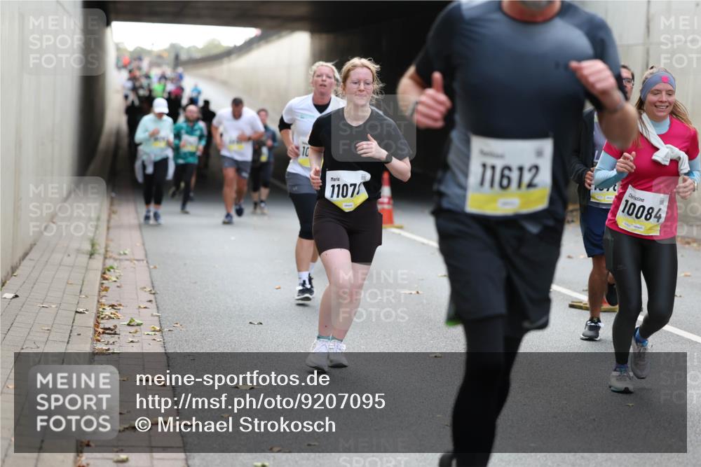 05.10.2025 - 20. swb-Marathon Bremen Michael Strokosch http://msf.ph/oto/9207095 05.10.2025 10:52:49 Laufen 10, 1107, 11612, 10084 meine-sportfotos.de