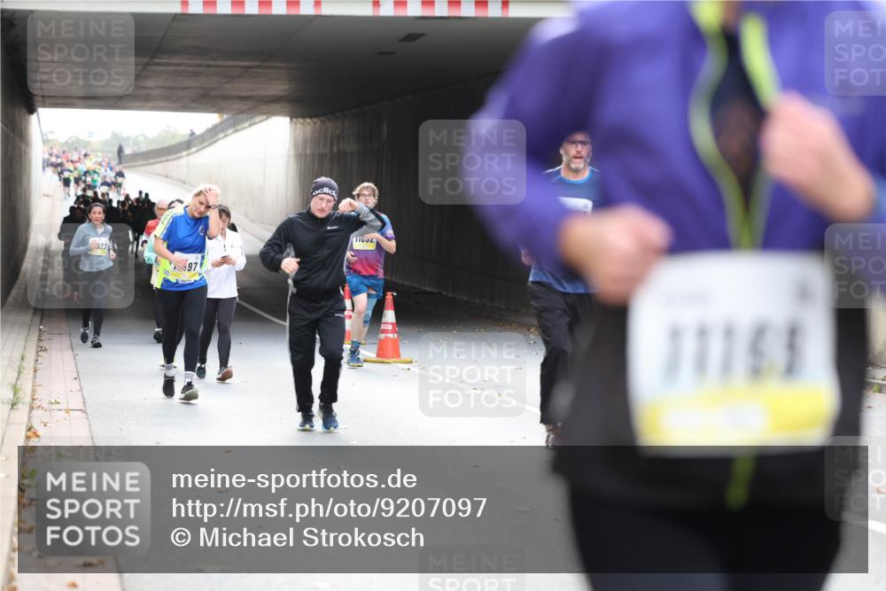 05.10.2025 - 20. swb-Marathon Bremen Michael Strokosch http://msf.ph/oto/9207097 05.10.2025 10:59:21 Laufen 323, 97, 11052, 11168 meine-sportfotos.de