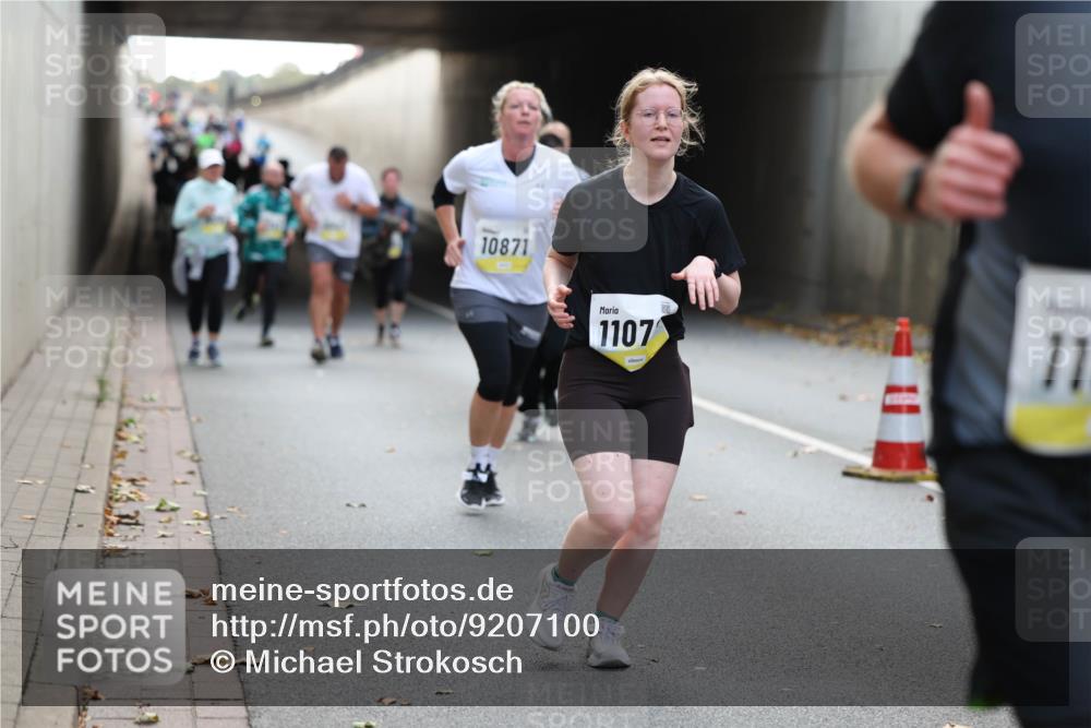 05.10.2025 - 20. swb-Marathon Bremen Michael Strokosch http://msf.ph/oto/9207100 05.10.2025 10:52:49 Laufen 10871, 1107, 11 meine-sportfotos.de