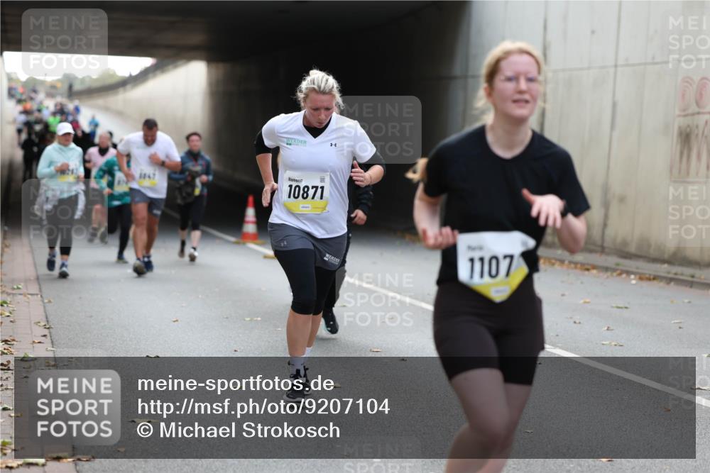 05.10.2025 - 20. swb-Marathon Bremen Michael Strokosch http://msf.ph/oto/9207104 05.10.2025 10:52:50 Laufen 10871, 1107, 00 meine-sportfotos.de