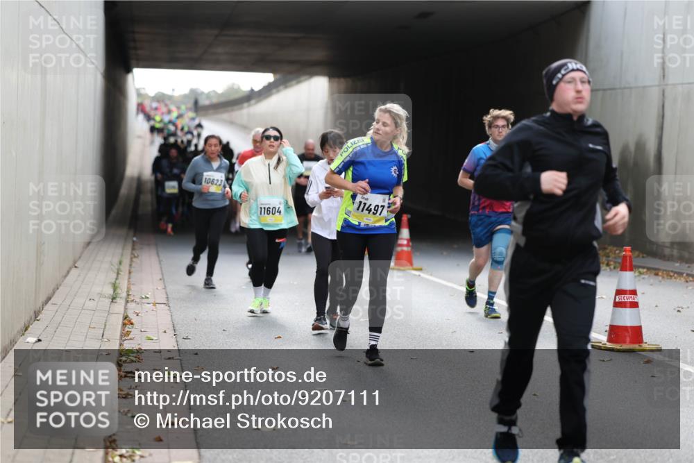 05.10.2025 - 20. swb-Marathon Bremen Michael Strokosch http://msf.ph/oto/9207111 05.10.2025 10:59:24 Laufen 10623, 11604, 11497 meine-sportfotos.de