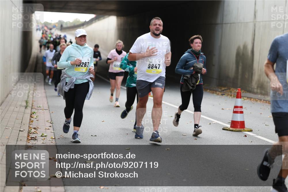 05.10.2025 - 20. swb-Marathon Bremen Michael Strokosch http://msf.ph/oto/9207119 05.10.2025 10:52:54 Laufen 263, 100, 9847 meine-sportfotos.de