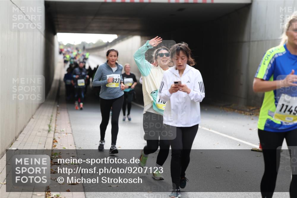 05.10.2025 - 20. swb-Marathon Bremen Michael Strokosch http://msf.ph/oto/9207123 05.10.2025 10:59:27 Laufen 623, 1149 meine-sportfotos.de