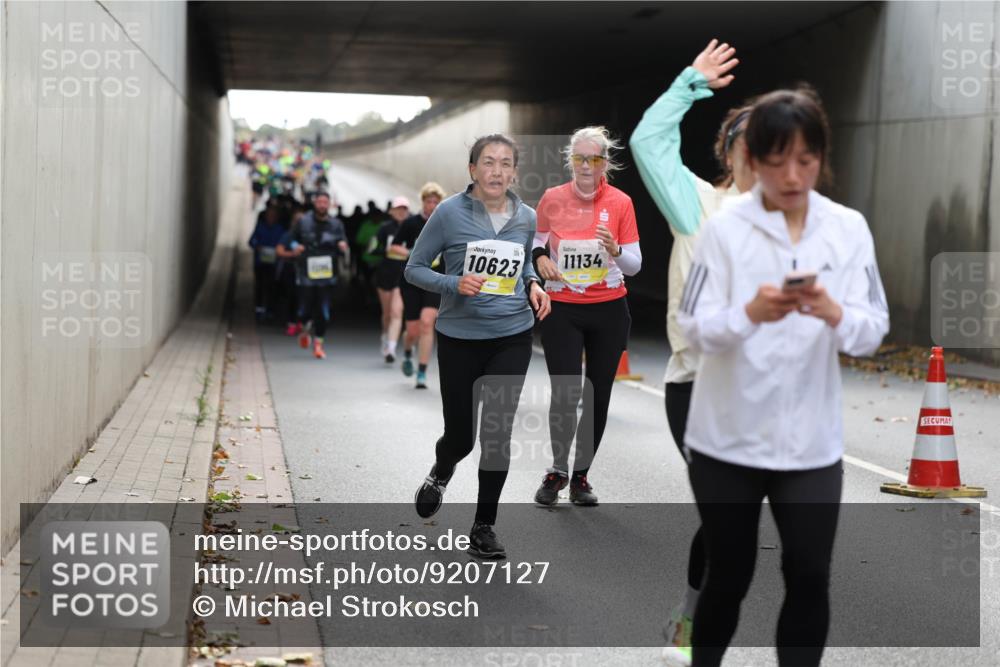 05.10.2025 - 20. swb-Marathon Bremen Michael Strokosch http://msf.ph/oto/9207127 05.10.2025 10:59:28 Laufen 10623, 11134 meine-sportfotos.de
