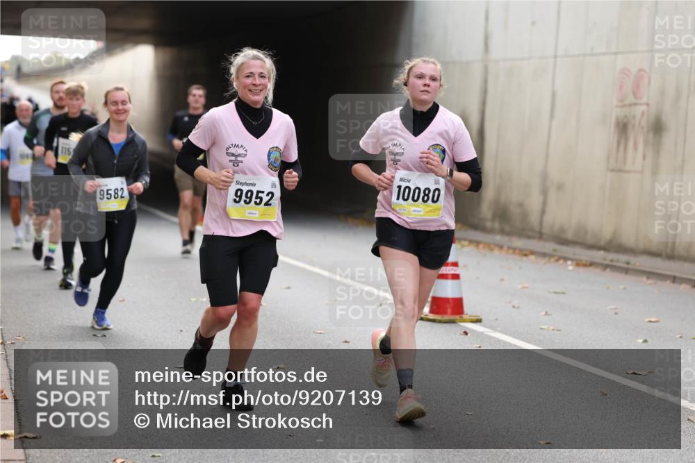05.10.2025 - 20. swb-Marathon Bremen Michael Strokosch http://msf.ph/oto/9207139 05.10.2025 10:52:58 Laufen 115, 9582, 9952, 10080, 00 meine-sportfotos.de