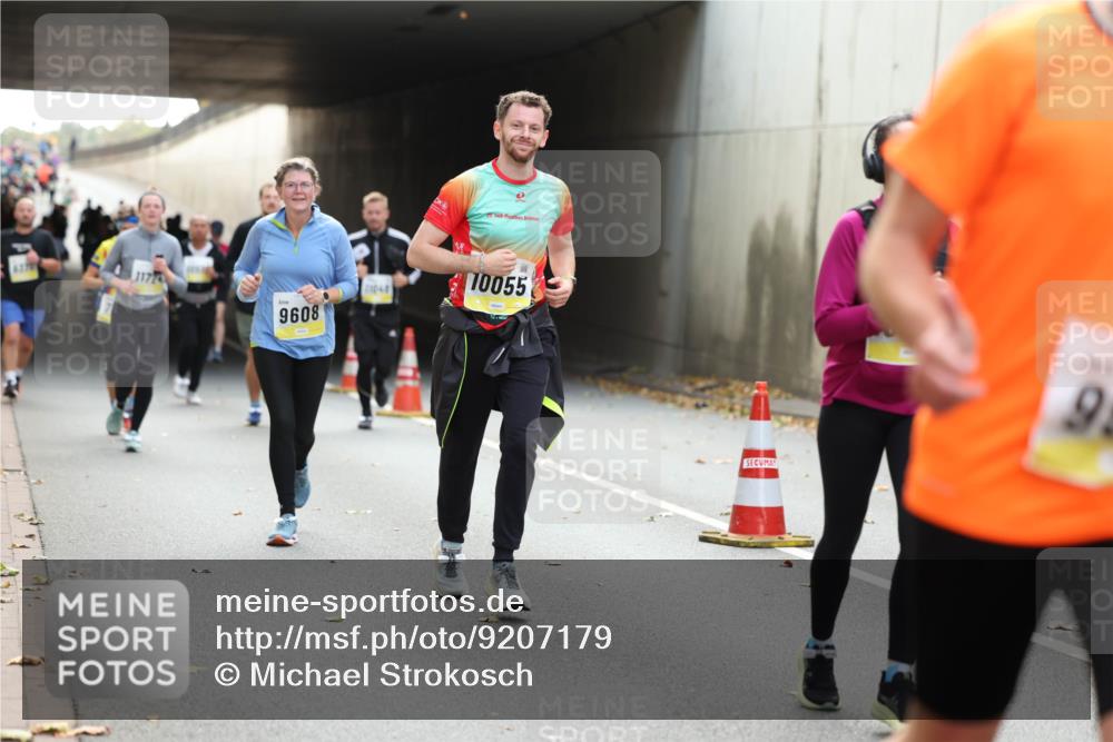 05.10.2025 - 20. swb-Marathon Bremen Michael Strokosch http://msf.ph/oto/9207179 05.10.2025 10:53:05 Laufen 9608, 10055, 9 meine-sportfotos.de