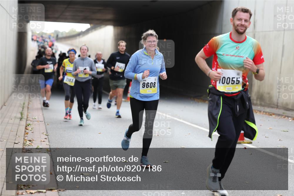 05.10.2025 - 20. swb-Marathon Bremen Michael Strokosch http://msf.ph/oto/9207186 05.10.2025 10:53:06 Laufen 10055, 9608, 7163 meine-sportfotos.de