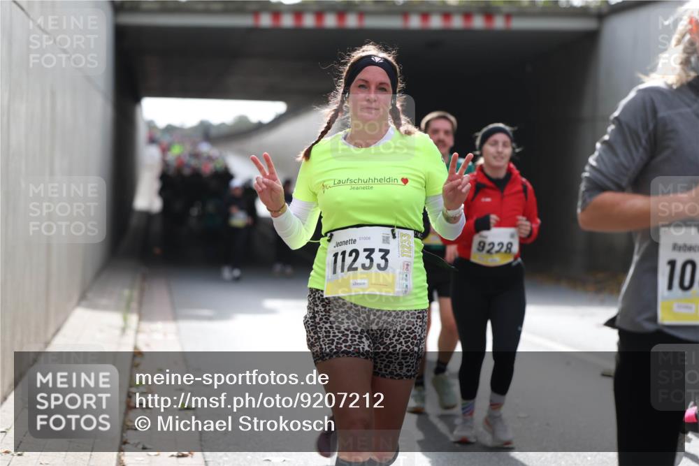 05.10.2025 - 20. swb-Marathon Bremen Michael Strokosch http://msf.ph/oto/9207212 05.10.2025 10:59:48 Laufen 01008, 11233, 9228, 10 meine-sportfotos.de