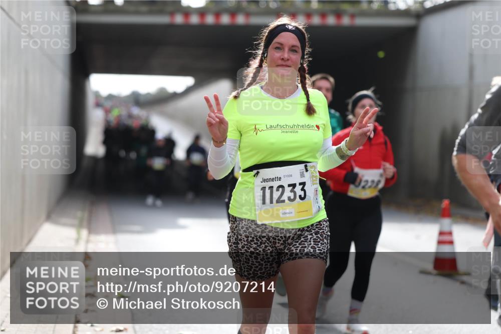 05.10.2025 - 20. swb-Marathon Bremen Michael Strokosch http://msf.ph/oto/9207214 05.10.2025 10:59:48 Laufen 01008, 11233, 11233, 228 meine-sportfotos.de