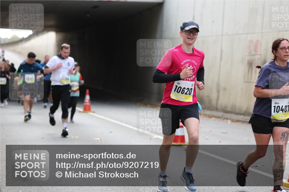 05.10.2025 - 20. swb-Marathon Bremen Michael Strokosch http://msf.ph/oto/9207219 05.10.2025 10:53:13 Laufen 10620, 02256, 10401 meine-sportfotos.de