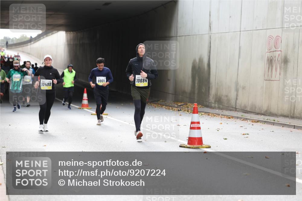 05.10.2025 - 20. swb-Marathon Bremen Michael Strokosch http://msf.ph/oto/9207224 05.10.2025 10:59:53 Laufen 11468, 312, 70, 10498, 9901, 10684, 00 meine-sportfotos.de