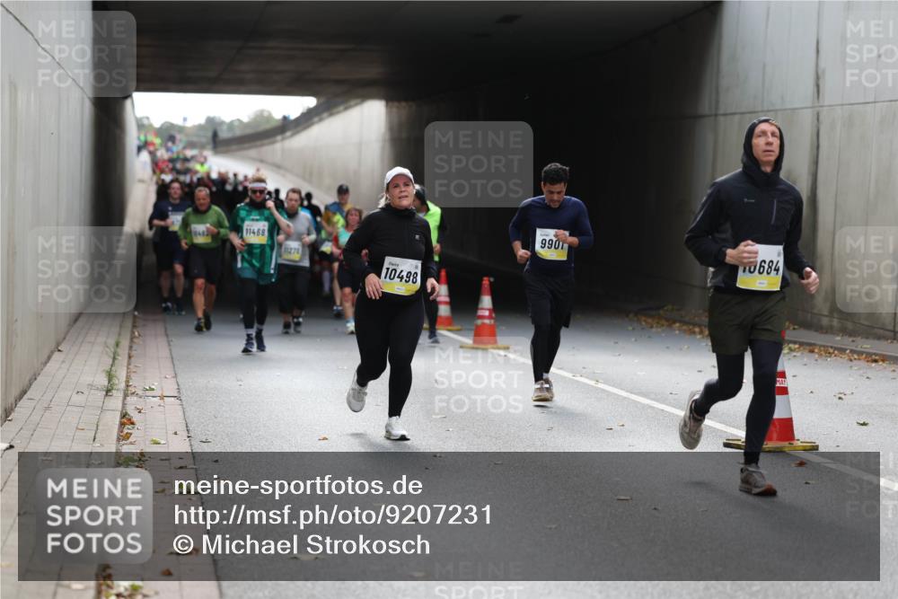 05.10.2025 - 20. swb-Marathon Bremen Michael Strokosch http://msf.ph/oto/9207231 05.10.2025 10:59:55 Laufen 11468, 11270, 10498, 990, 684 meine-sportfotos.de
