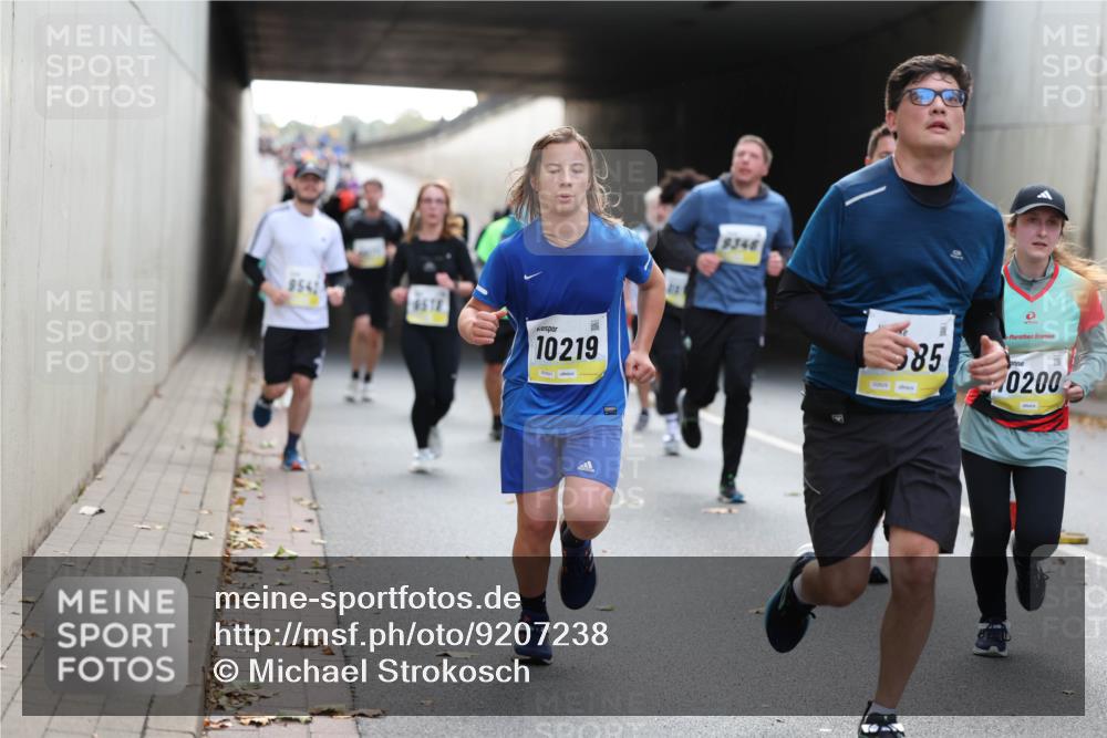05.10.2025 - 20. swb-Marathon Bremen Michael Strokosch http://msf.ph/oto/9207238 05.10.2025 10:53:17 Laufen 9542, 10219, 9348, 02609, 85, 0200 meine-sportfotos.de