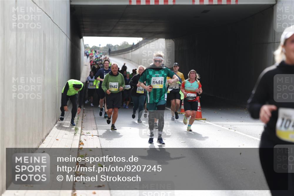 05.10.2025 - 20. swb-Marathon Bremen Michael Strokosch http://msf.ph/oto/9207245 05.10.2025 10:59:58 Laufen 10462, 9205, 11485, 11468, 10000, 10 meine-sportfotos.de