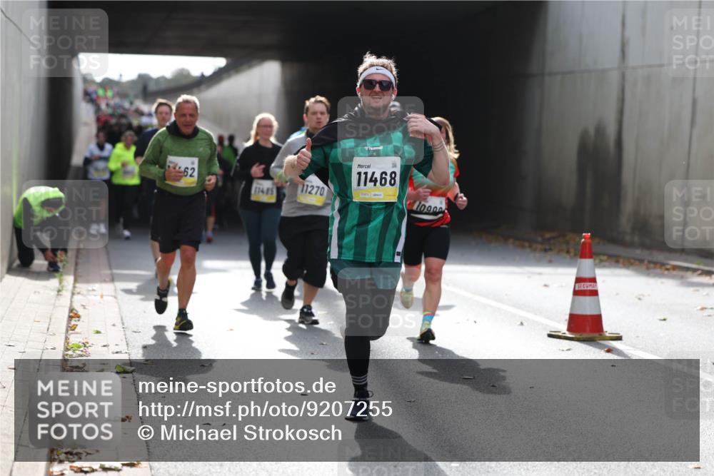 05.10.2025 - 20. swb-Marathon Bremen Michael Strokosch http://msf.ph/oto/9207255 05.10.2025 11:00:00 Laufen 62, 11485, 11270, 11468, 10900 meine-sportfotos.de