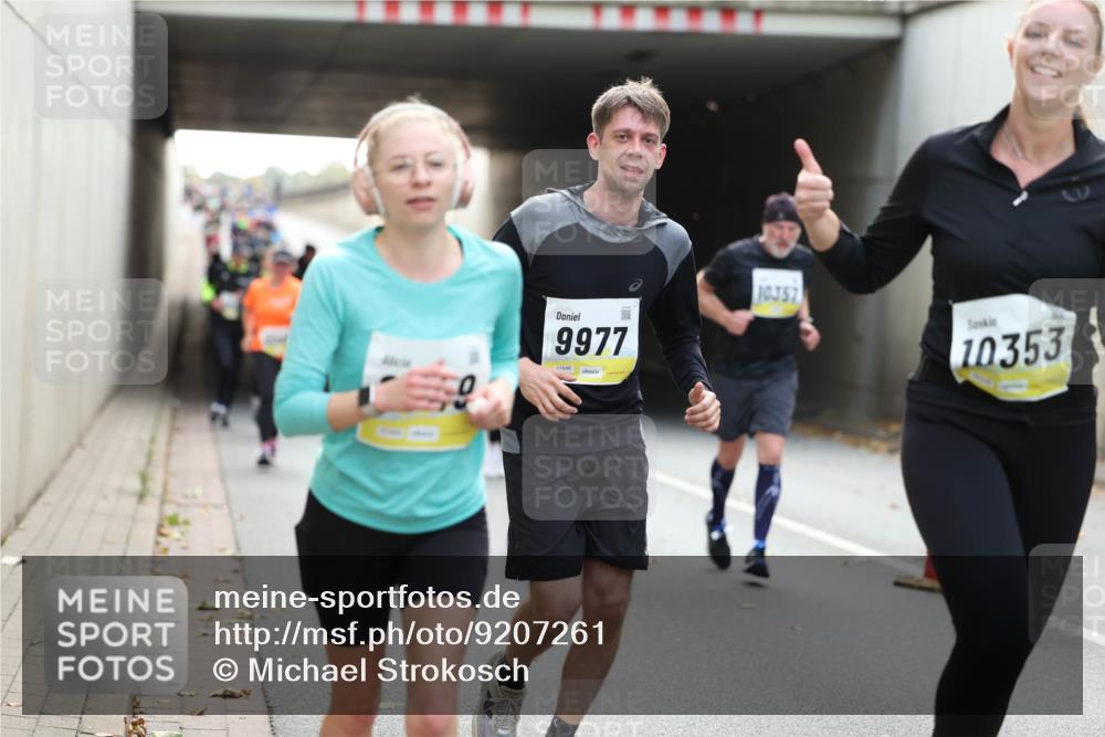 05.10.2025 - 20. swb-Marathon Bremen Michael Strokosch http://msf.ph/oto/9207261 05.10.2025 10:53:24 Laufen 9977, 01846, 10357, 10353 meine-sportfotos.de