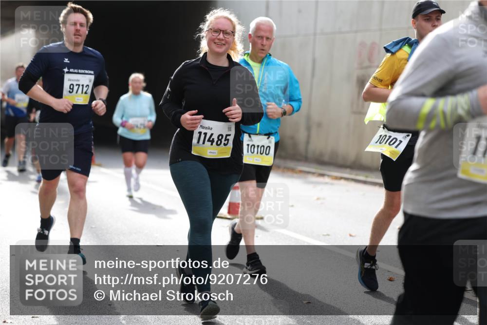 05.10.2025 - 20. swb-Marathon Bremen Michael Strokosch http://msf.ph/oto/9207276 05.10.2025 11:00:04 Laufen 9712, 11485, 10100, 10101, 11 meine-sportfotos.de