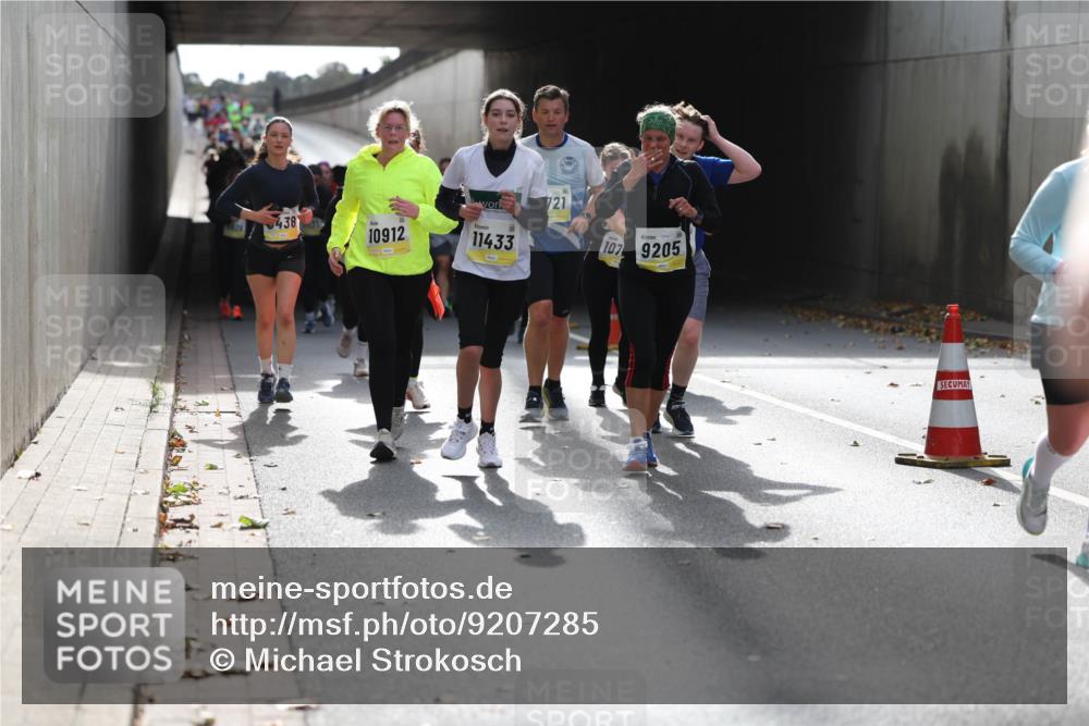 05.10.2025 - 20. swb-Marathon Bremen Michael Strokosch http://msf.ph/oto/9207285 05.10.2025 11:00:07 Laufen 721, 438, 10912, 11433, 107, 9205 meine-sportfotos.de