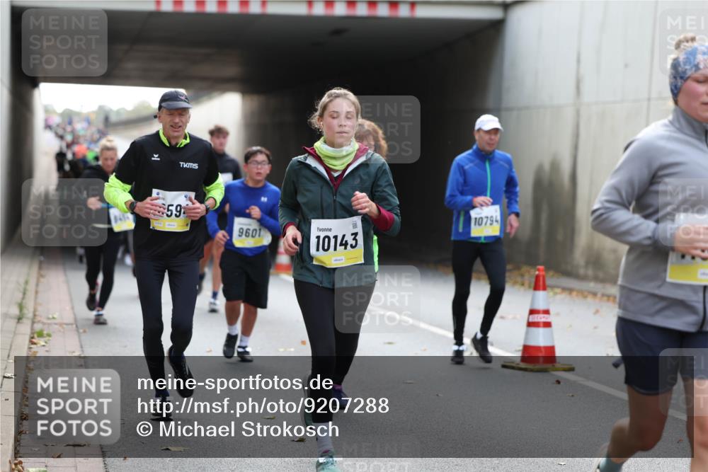 05.10.2025 - 20. swb-Marathon Bremen Michael Strokosch http://msf.ph/oto/9207288 05.10.2025 10:53:30 Laufen 59, 9601, 10143, 10794 meine-sportfotos.de