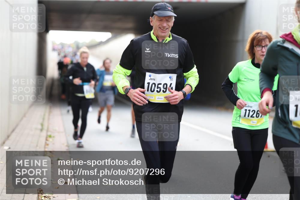 05.10.2025 - 20. swb-Marathon Bremen Michael Strokosch http://msf.ph/oto/9207296 05.10.2025 10:53:31 Laufen 1059, 01816, 1126, 1 meine-sportfotos.de
