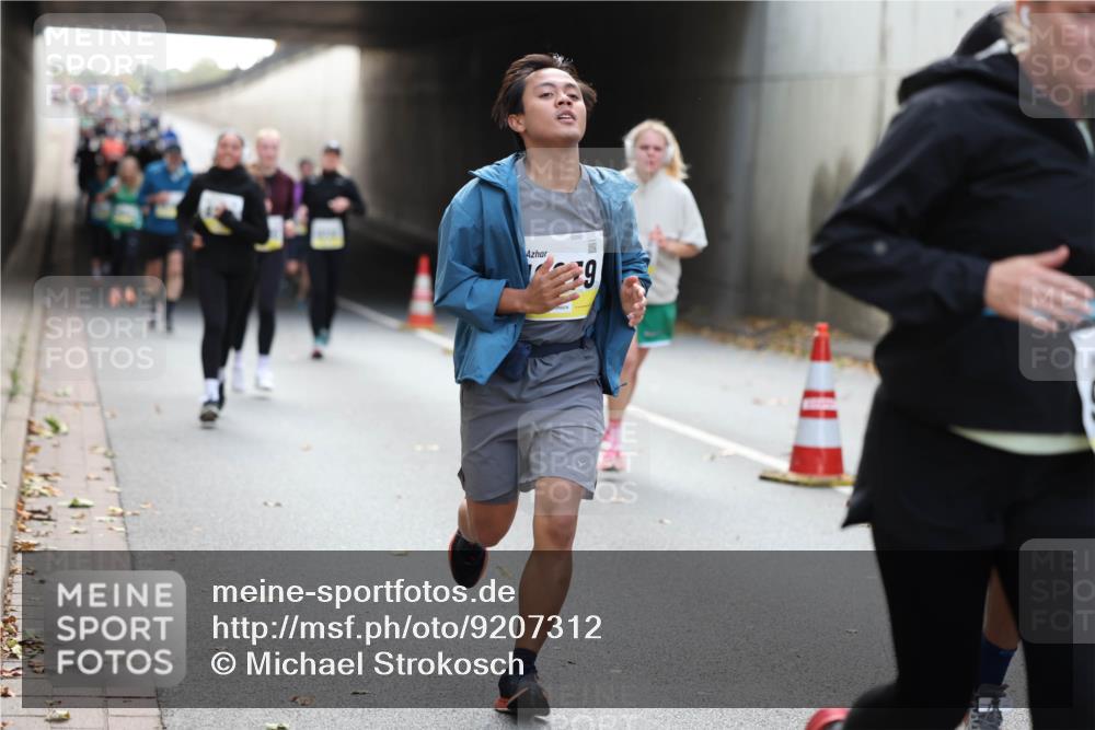 05.10.2025 - 20. swb-Marathon Bremen Michael Strokosch http://msf.ph/oto/9207312 05.10.2025 10:53:35 Laufen 02003, 9 meine-sportfotos.de