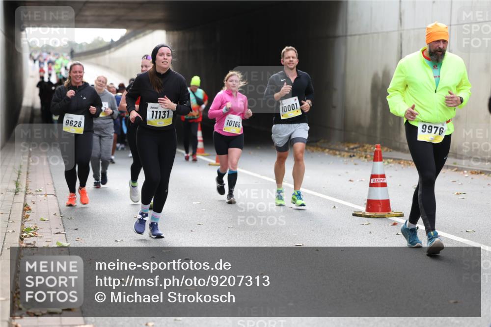 05.10.2025 - 20. swb-Marathon Bremen Michael Strokosch http://msf.ph/oto/9207313 05.10.2025 11:00:14 Laufen 9628, 11131, 10168, 10001, 9976 meine-sportfotos.de