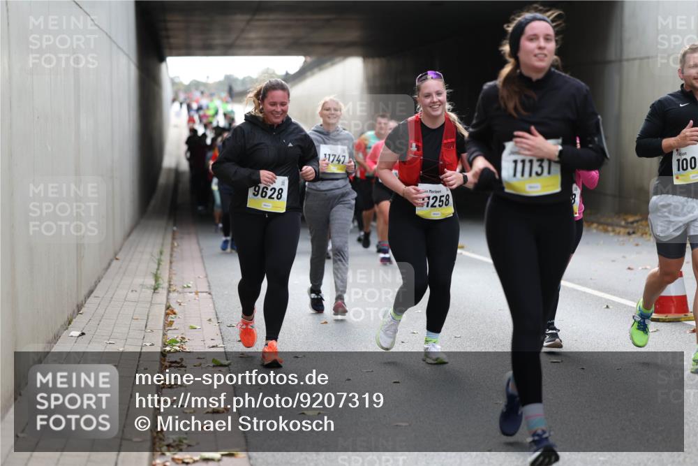 05.10.2025 - 20. swb-Marathon Bremen Michael Strokosch http://msf.ph/oto/9207319 05.10.2025 11:00:16 Laufen 9628, 21747, 1258, 11131, 100 meine-sportfotos.de