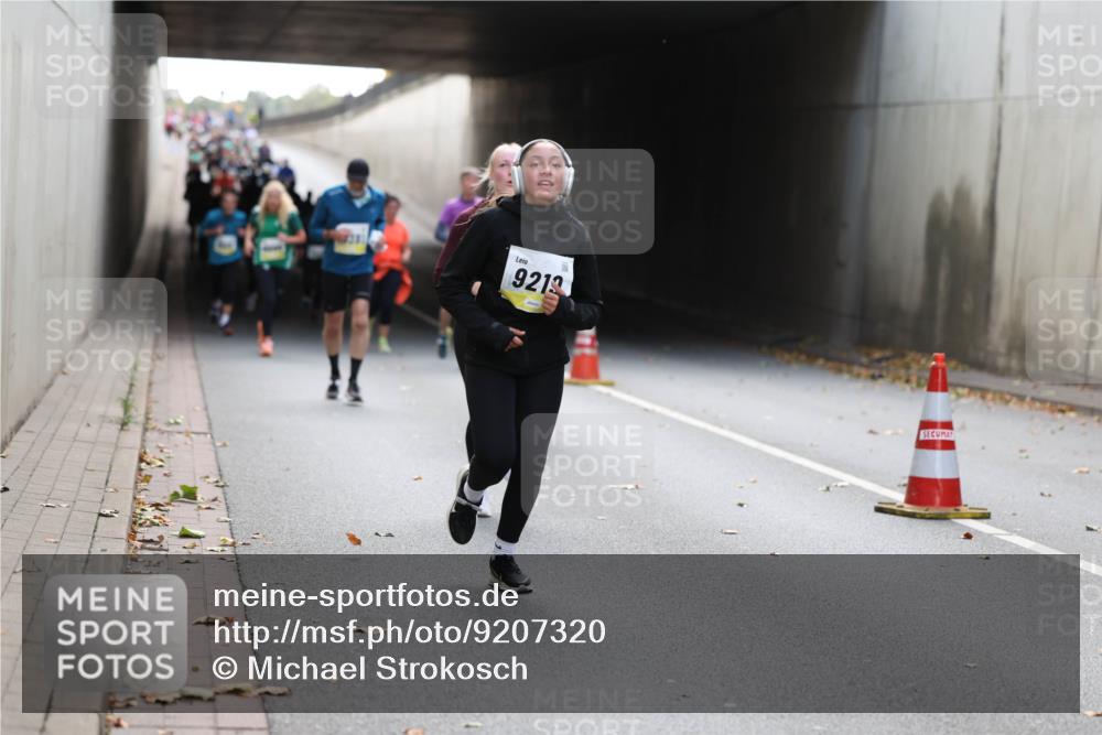 05.10.2025 - 20. swb-Marathon Bremen Michael Strokosch http://msf.ph/oto/9207320 05.10.2025 10:53:37 Laufen 9219 meine-sportfotos.de