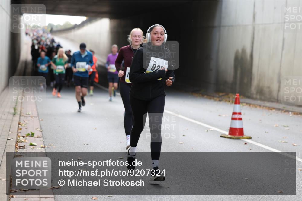 05.10.2025 - 20. swb-Marathon Bremen Michael Strokosch http://msf.ph/oto/9207324 05.10.2025 10:53:38 Laufen 92 meine-sportfotos.de