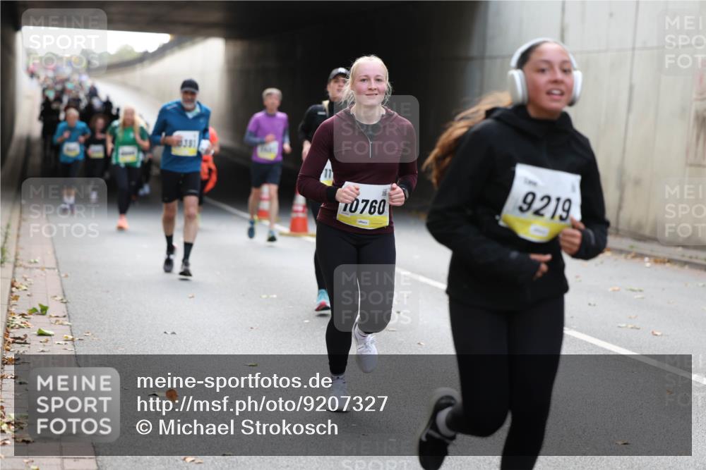 05.10.2025 - 20. swb-Marathon Bremen Michael Strokosch http://msf.ph/oto/9207327 05.10.2025 10:53:38 Laufen 0760, 9219 meine-sportfotos.de
