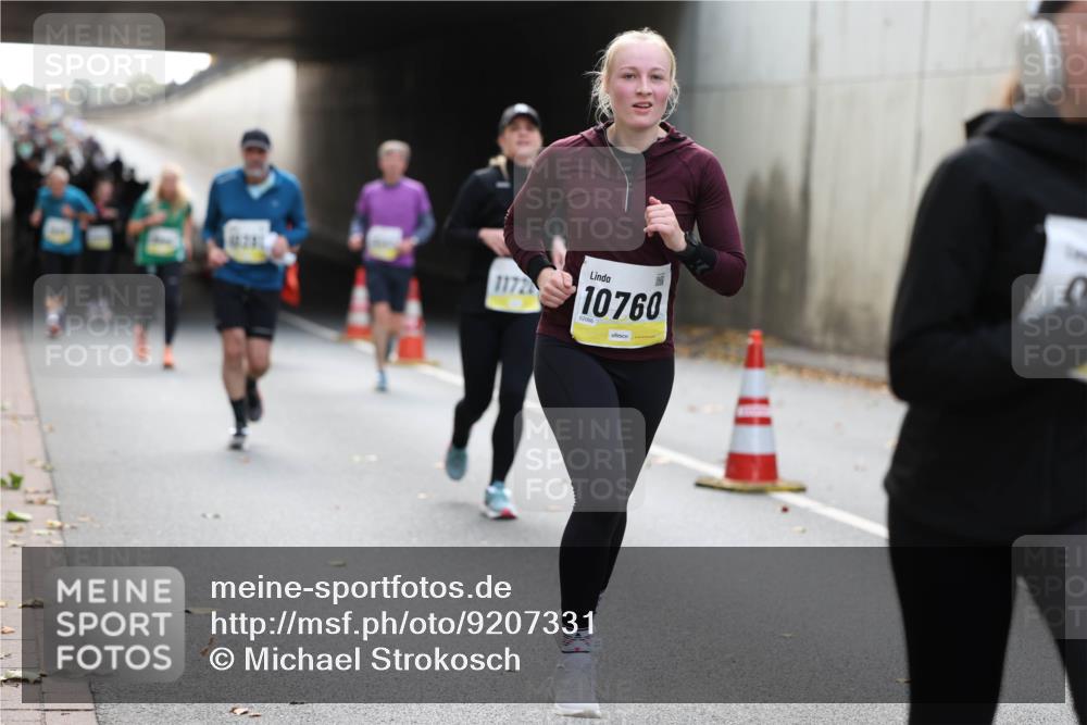 05.10.2025 - 20. swb-Marathon Bremen Michael Strokosch http://msf.ph/oto/9207331 05.10.2025 10:53:39 Laufen 1172, 10760, 02066 meine-sportfotos.de