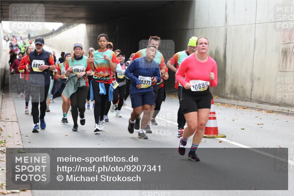 05.10.2025 - 20. swb-Marathon Bremen Michael Strokosch http://msf.ph/oto/9207341 05.10.2025 11:00:20 Laufen 989, 11, 28, 11622, 64, 976, 0371, 10699 meine-sportfotos.de