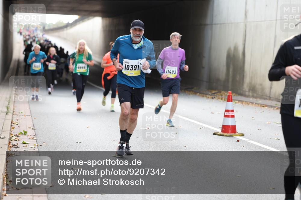 05.10.2025 - 20. swb-Marathon Bremen Michael Strokosch http://msf.ph/oto/9207342 05.10.2025 10:53:41 Laufen 3601, 10391, 11483 meine-sportfotos.de