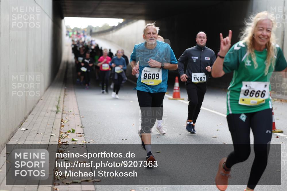 05.10.2025 - 20. swb-Marathon Bremen Michael Strokosch http://msf.ph/oto/9207363 05.10.2025 10:53:46 Laufen 9609, 11400, 9666 meine-sportfotos.de