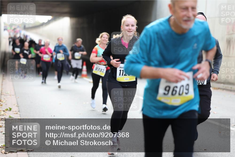 05.10.2025 - 20. swb-Marathon Bremen Michael Strokosch http://msf.ph/oto/9207368 05.10.2025 10:53:48 Laufen 9737, 112, 9609 meine-sportfotos.de
