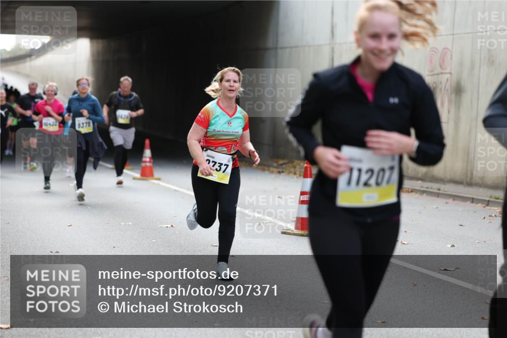 05.10.2025 - 20. swb-Marathon Bremen Michael Strokosch http://msf.ph/oto/9207371 05.10.2025 10:53:49 Laufen 10420, 9378, 20, 737, 11201, 00 meine-sportfotos.de