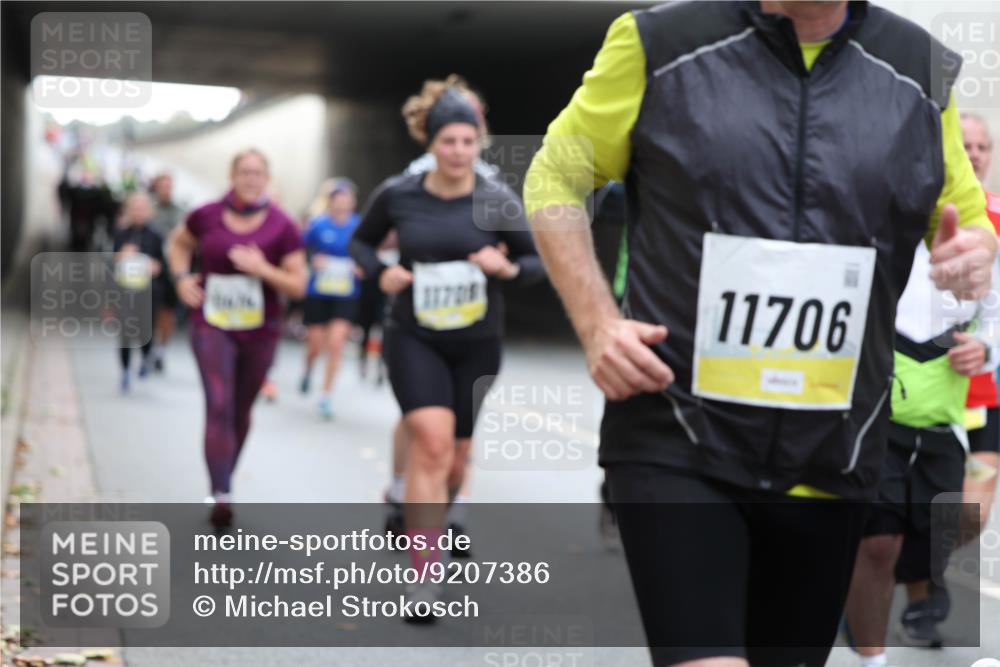 05.10.2025 - 20. swb-Marathon Bremen Michael Strokosch http://msf.ph/oto/9207386 05.10.2025 11:00:33 Laufen 1170, 11706 meine-sportfotos.de