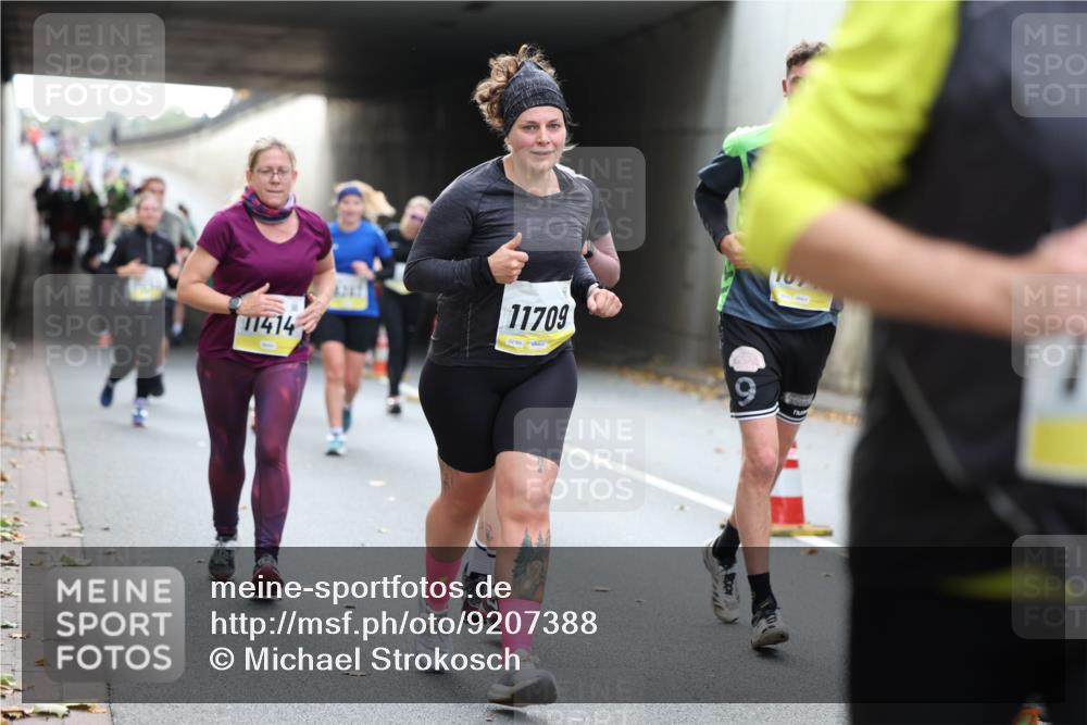 05.10.2025 - 20. swb-Marathon Bremen Michael Strokosch http://msf.ph/oto/9207388 05.10.2025 11:00:33 Laufen 11414, 4247, 11709, 9 meine-sportfotos.de