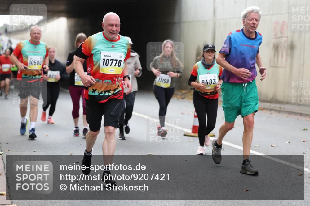05.10.2025 - 20. swb-Marathon Bremen Michael Strokosch http://msf.ph/oto/9207421 05.10.2025 11:00:42 Laufen 10580, 10776, 11159, 9483 meine-sportfotos.de