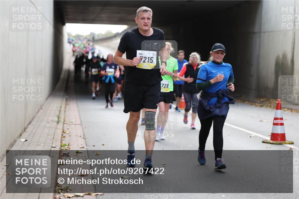 05.10.2025 - 20. swb-Marathon Bremen Michael Strokosch http://msf.ph/oto/9207422 05.10.2025 10:53:58 Laufen 7215, 728 meine-sportfotos.de