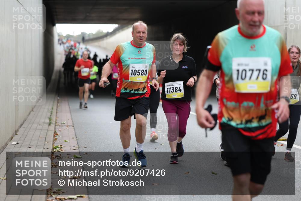 05.10.2025 - 20. swb-Marathon Bremen Michael Strokosch http://msf.ph/oto/9207426 05.10.2025 11:00:43 Laufen 20, 10580, 11384, 10776, 59 meine-sportfotos.de