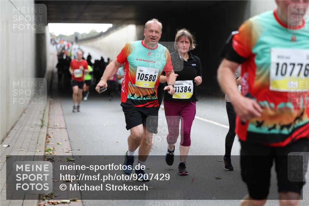 05.10.2025 - 20. swb-Marathon Bremen Michael Strokosch http://msf.ph/oto/9207429 05.10.2025 11:00:43 Laufen 20, 10580, 11384, 10776 meine-sportfotos.de