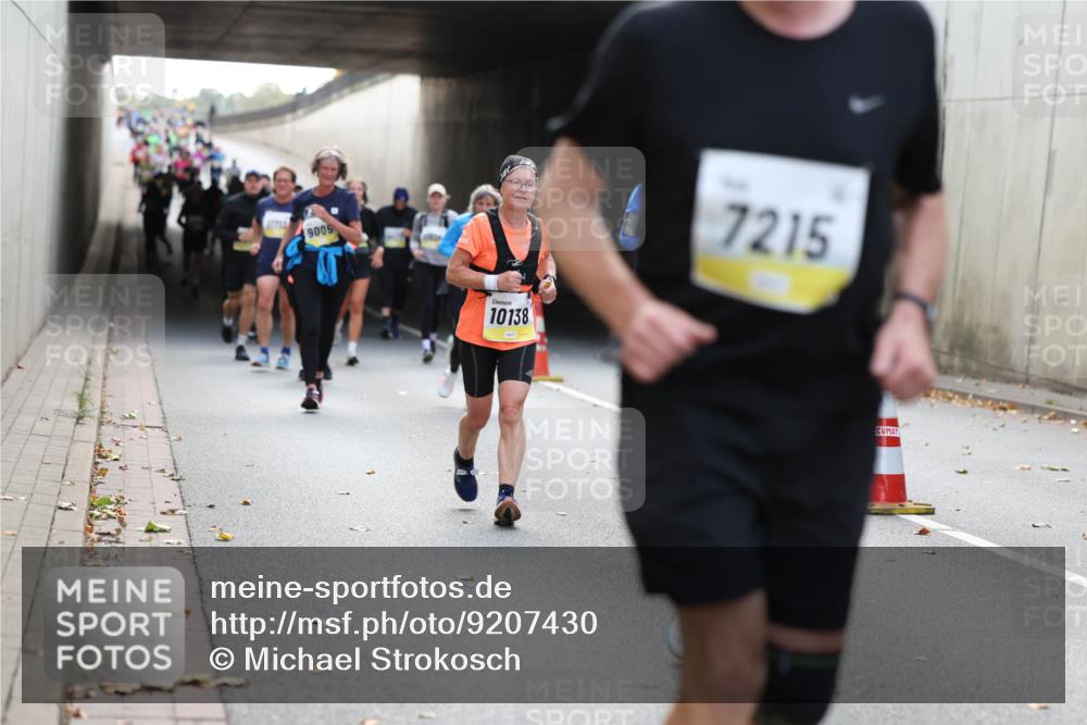 05.10.2025 - 20. swb-Marathon Bremen Michael Strokosch http://msf.ph/oto/9207430 05.10.2025 10:54:00 Laufen 9005, 10138, 7215 meine-sportfotos.de