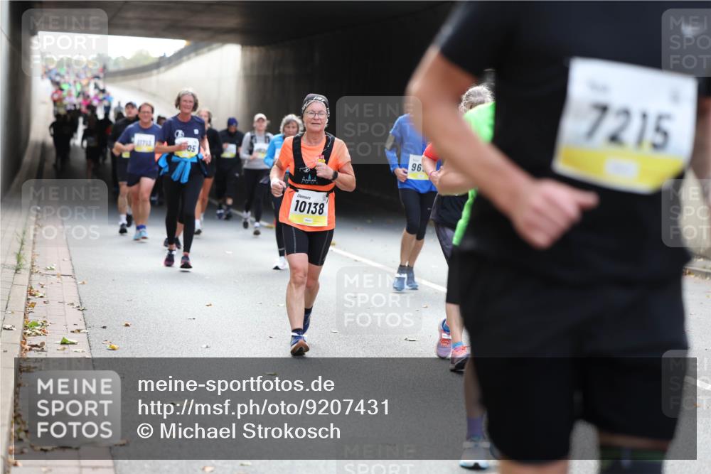 05.10.2025 - 20. swb-Marathon Bremen Michael Strokosch http://msf.ph/oto/9207431 05.10.2025 10:54:00 Laufen 11713, 05, 10138, 96, 7215 meine-sportfotos.de