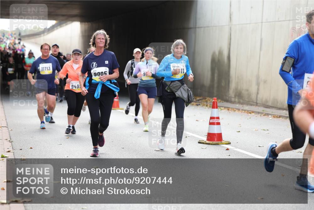 05.10.2025 - 20. swb-Marathon Bremen Michael Strokosch http://msf.ph/oto/9207444 05.10.2025 10:54:03 Laufen 11713, 9495, 9005, 9, 11 meine-sportfotos.de