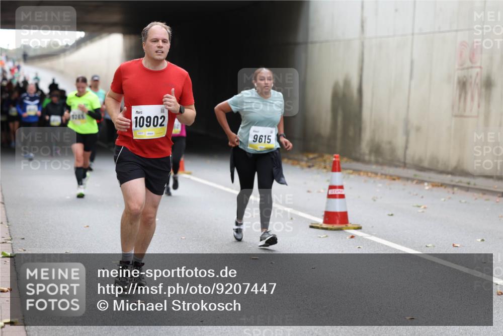 05.10.2025 - 20. swb-Marathon Bremen Michael Strokosch http://msf.ph/oto/9207447 05.10.2025 11:00:49 Laufen 1265, 10902, 9615 meine-sportfotos.de