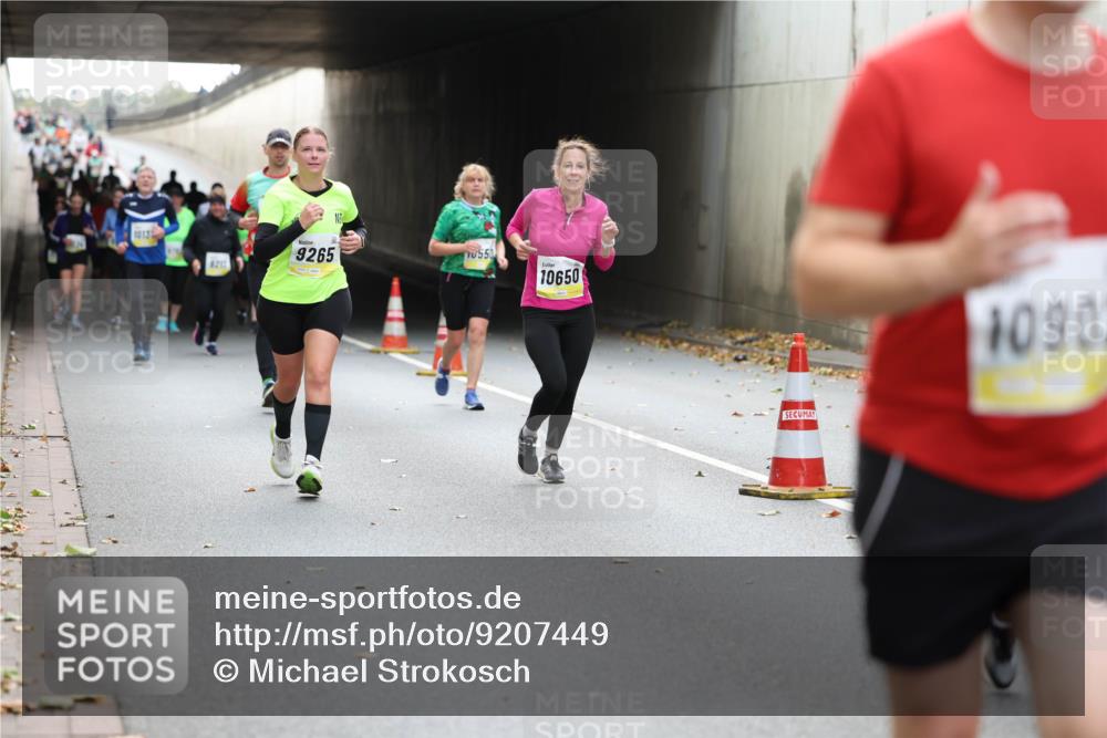 05.10.2025 - 20. swb-Marathon Bremen Michael Strokosch http://msf.ph/oto/9207449 05.10.2025 11:00:51 Laufen 1013, 4211, 9265, 10550, 10650, 1090 meine-sportfotos.de