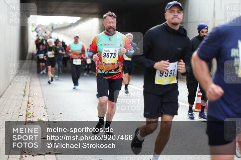 05.10.2025 - 20. swb-Marathon Bremen Michael Strokosch http://msf.ph/oto/9207466 05.10.2025 10:54:08 Laufen 20, 9673, 9991, 600 meine-sportfotos.de