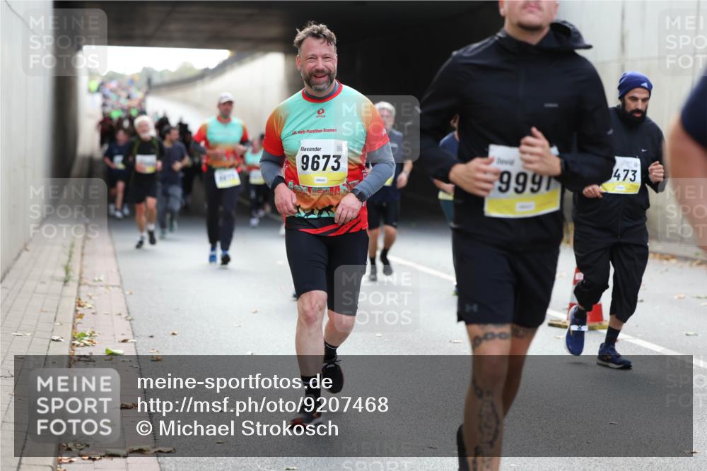 05.10.2025 - 20. swb-Marathon Bremen Michael Strokosch http://msf.ph/oto/9207468 05.10.2025 10:54:08 Laufen 9673, 9991, 473, 200 meine-sportfotos.de