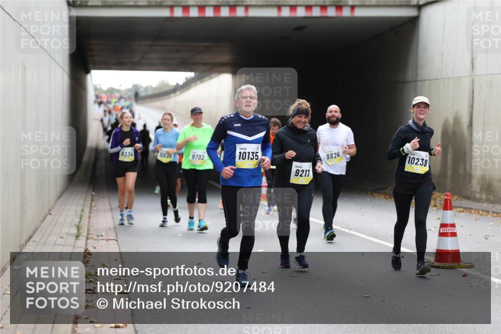 05.10.2025 - 20. swb-Marathon Bremen Michael Strokosch http://msf.ph/oto/9207484 05.10.2025 11:00:57 Laufen 9334, 10836, 9702, 10135, 9217, 9826, 10239 meine-sportfotos.de